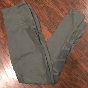 Victoria’s Secret sport leggings